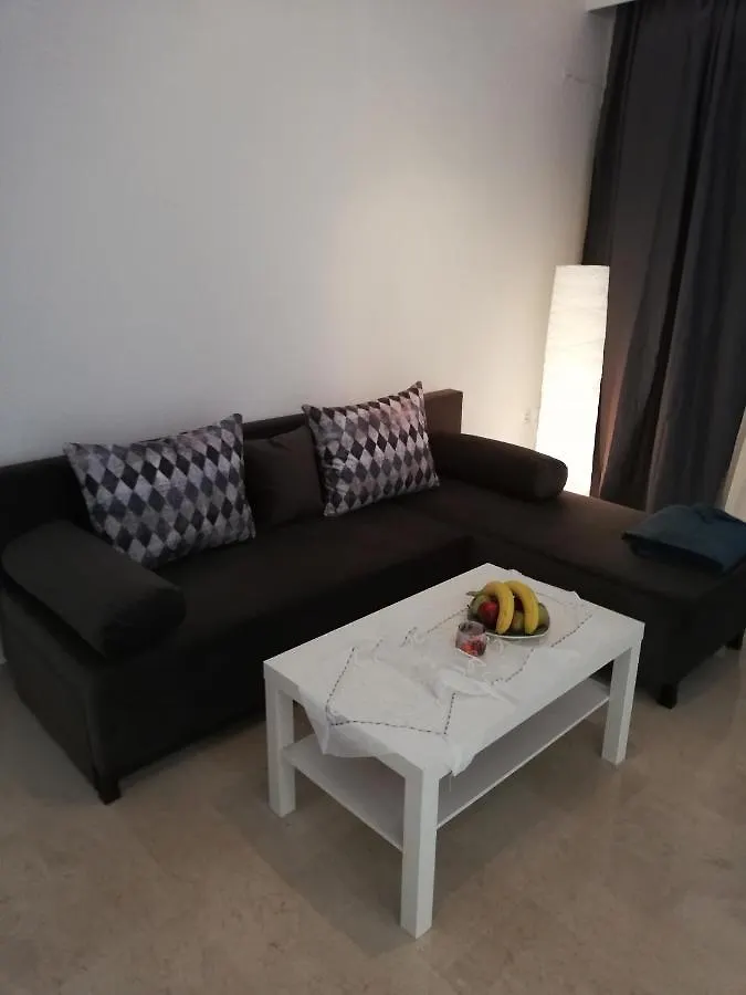 Apartment By The Sea, Peraia