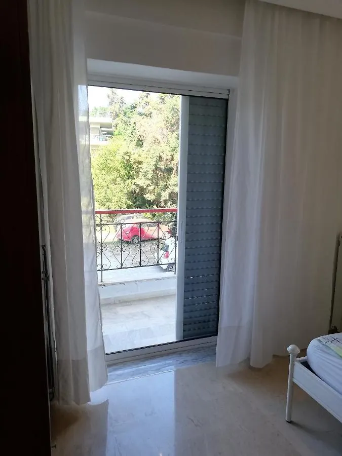 Apartment By The Sea, Peraia