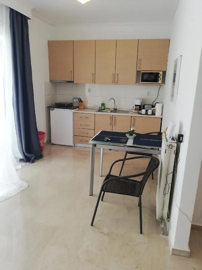 Apartment By The Sea, Peraia