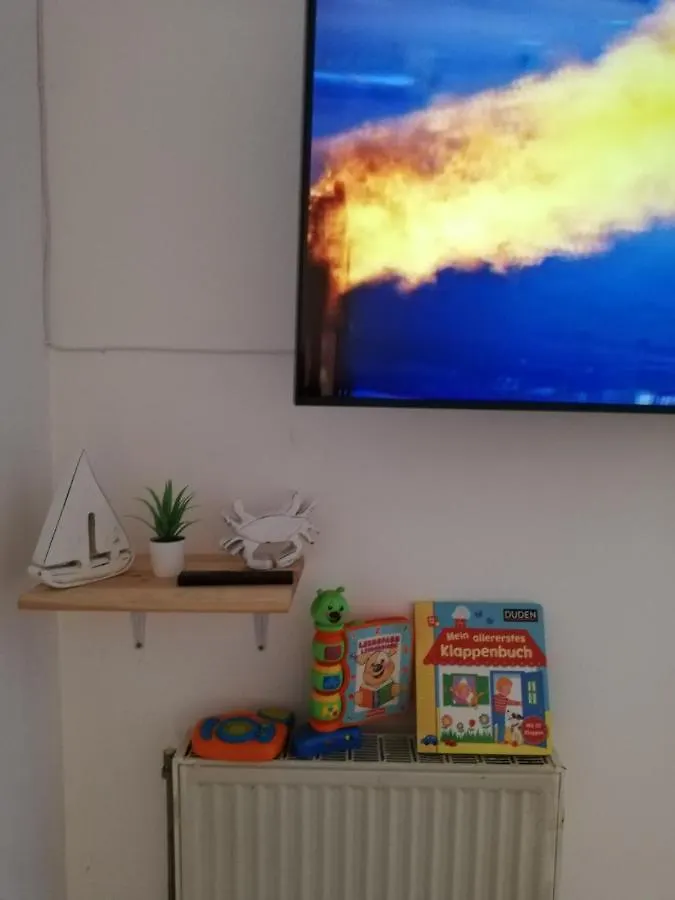 Apartment By The Sea, Peraia